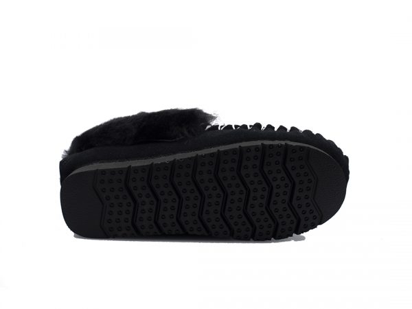 nike moccasin slippers